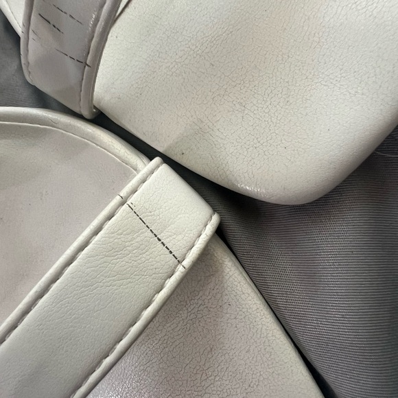 Cute basic heels - Picture 2 of 3